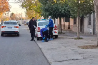 Una mujer llegó herida a la comisaría y denunció que su pareja la atacó con un cuchillo