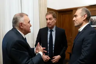 Gobernadores peronistas aliados ofrecen a Milei un pacto para blindar sus provincias rumbo a 2027