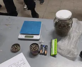 Interceptan a un joven en Rawson tras huir de un choque y hallan marihuana y elementos de fraccionamiento