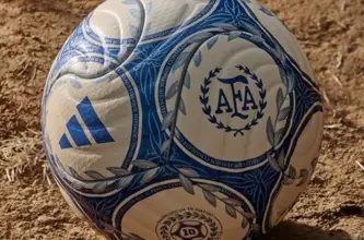 Presentan la Argentum Gambeta, la pelota que identificará al fútbol argentino