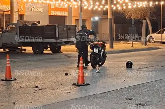 Sigue internado el motociclista de 26 años que sufrió un choque en Capital