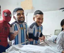 Messi, De Paul y el Dibu visitaron a los niños internados del Hospital Marcial Quiroga