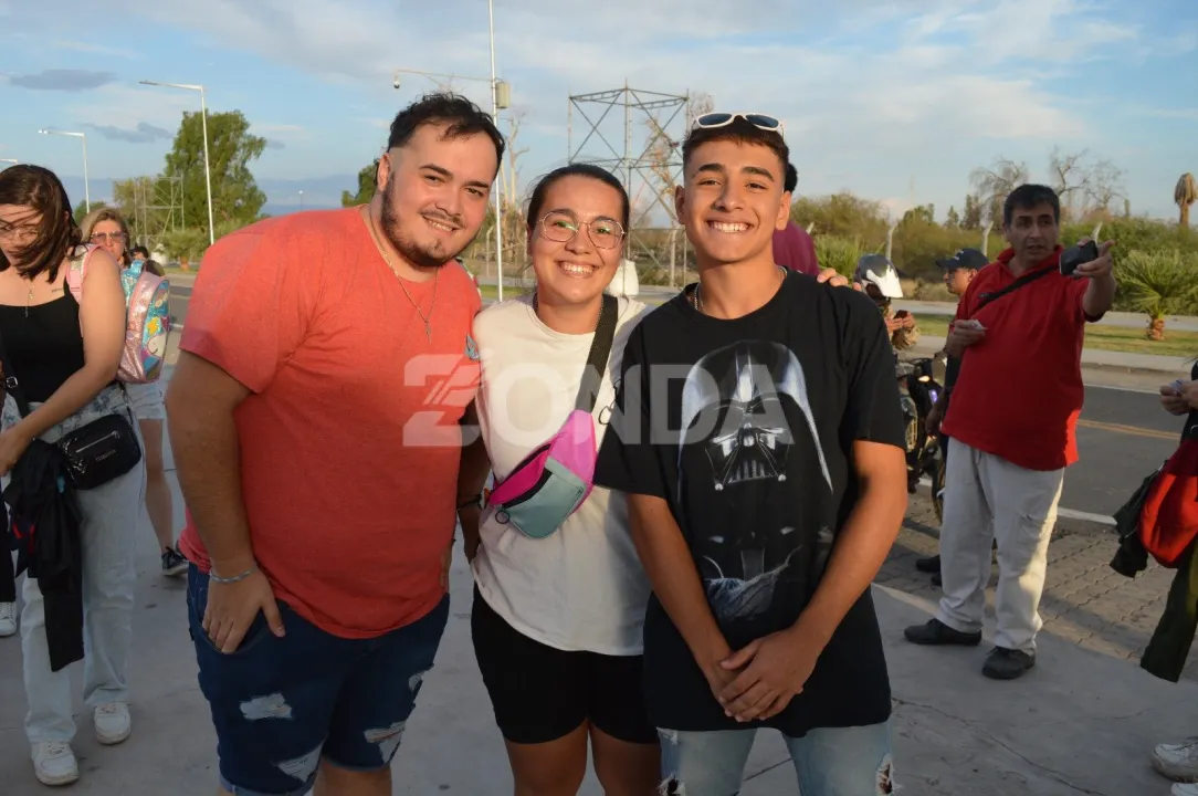 así colman el Costanera Complejo Ferial en la segunda noche de la FNS (2).jpg