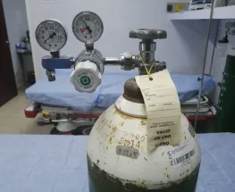 Una paciente necesita tubo de oxígeno para alta médica y su hija pide ayuda