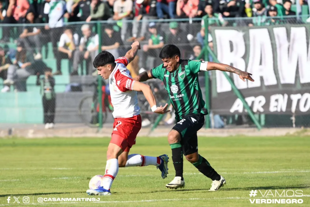 San Martin Reserva frente a Huracan 3.jpg