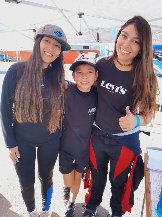 Valentino Aguero Karting 2 familia.jpg.jpeg