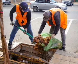 La Ciudad de San Juan difundió un plan semanal de limpieza en plazas del norte capitalino