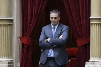 Diputados ajusta la estrategia para la llegada de Adorni y la oposición busca dosificar la presión