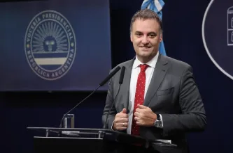 La Justicia revisa gastos en viajes y operaciones inmobiliarias vinculadas a Manuel Adorni por más de US$14.000