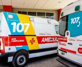 Un joven motociclista resultó con una fractura expuesta tras un choque frente a una escuela en Sarmiento
