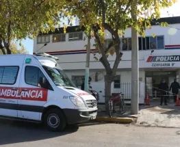 Dos heridos fueron trasladados al Hospital Rawson tras un choque entre una moto y un auto