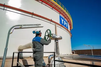 Las exportaciones energéticas se dispararon y llevaron el superávit a un récord histórico