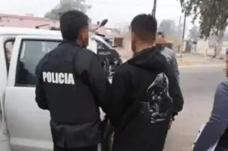 Detuvieron a un sospechoso de un robo agravado y secuestraron una moto con pedido de secuestro y marihuana