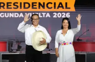 Perú elige entre Keiko Fujimori y Roberto Sánchez en un balotaje polarizado