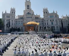 León XIV encabezó en Cibeles la misa del Corpus Christi ante una multitud