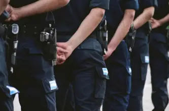 San Juan endurece la supervisión sobre la venta de uniformes policiales
